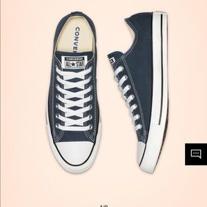 Low top navy blue converse woman’s sz 7.5